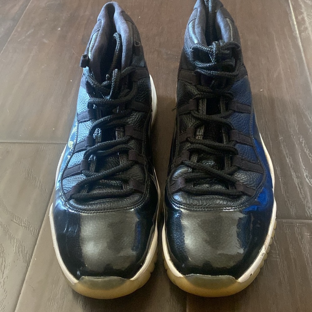 MEN JORDANS - Picture 2 of 5
